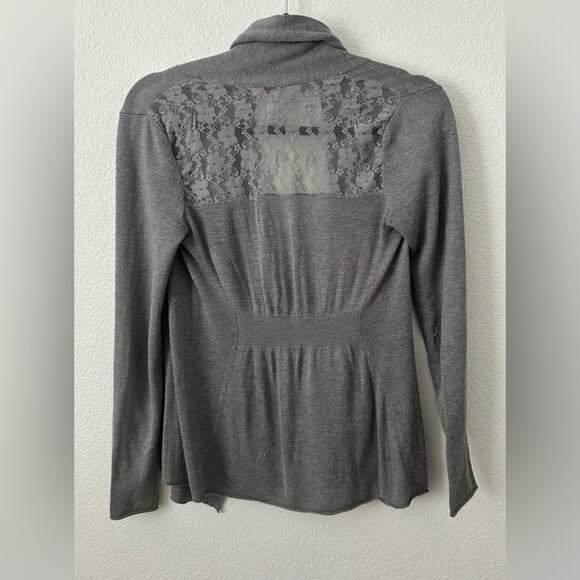 Candie’s XS Gray Open Front Women's Sweater With Lace Detail On The Back - Picture 4 of 6
